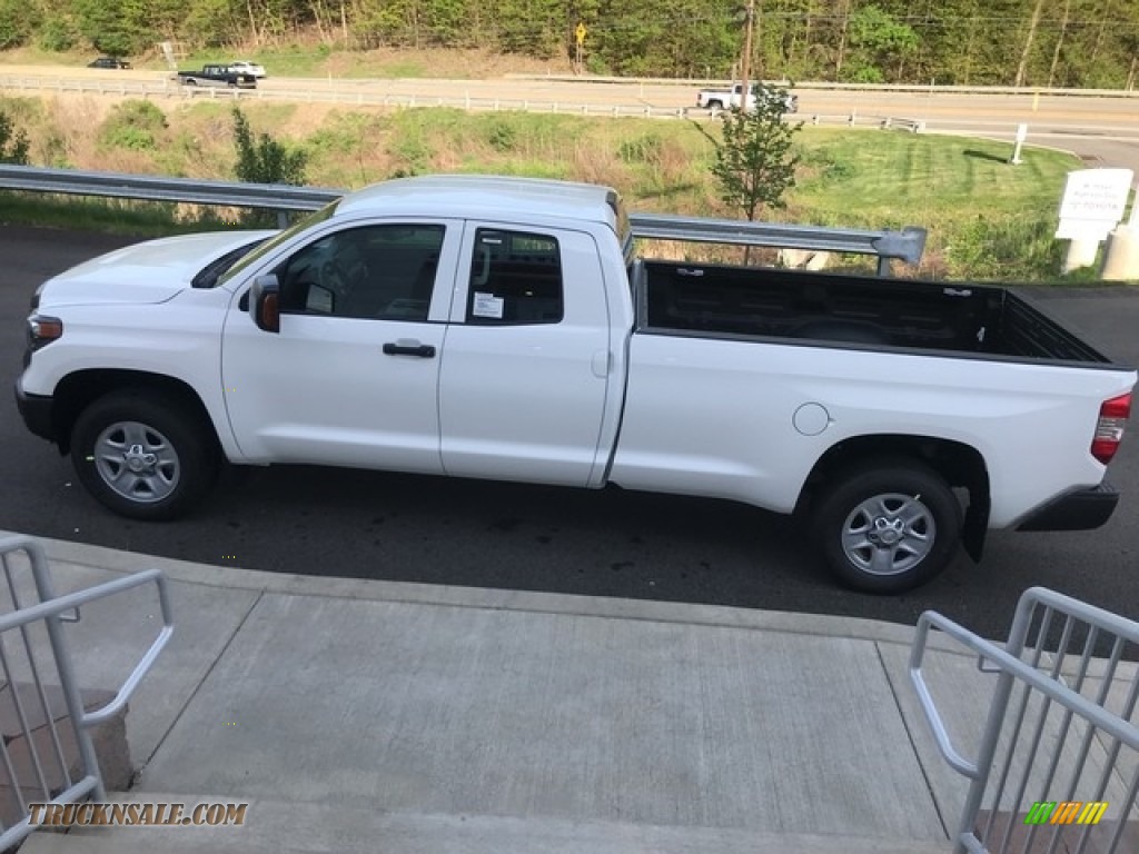 2018 Tundra SR Double Cab 4x4 - Super White / Graphite photo #5 2018 Tundra SR Double Cab 4x4 - Super White / Graphite photo #5
