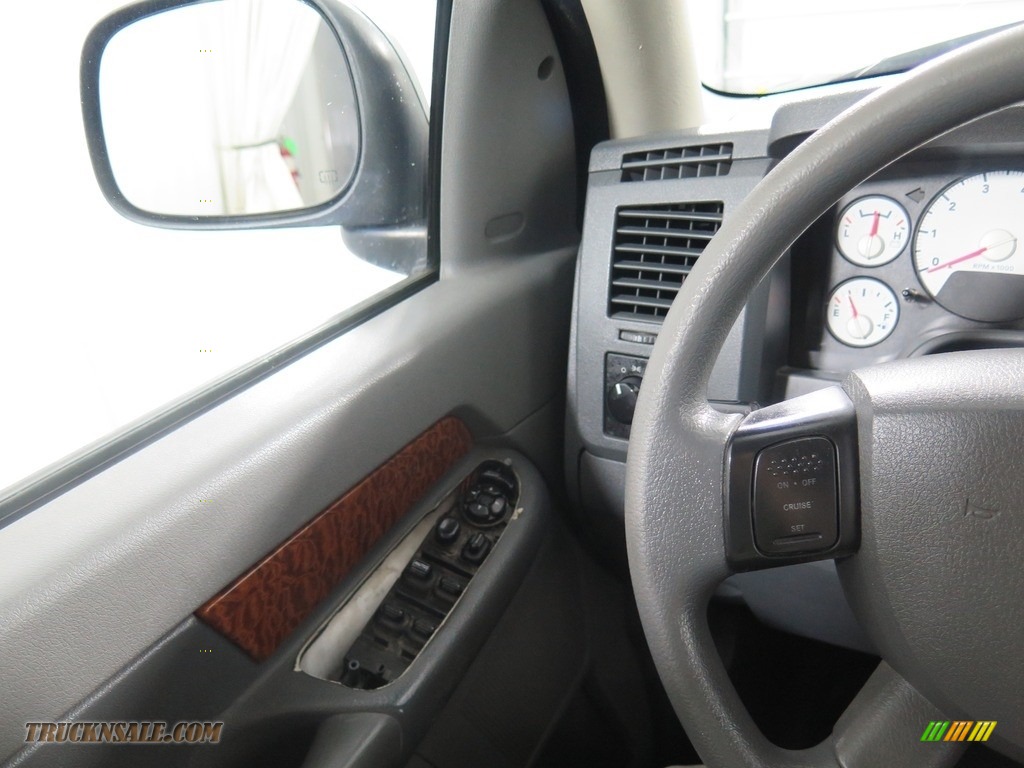 2006 Ram 1500 SLT Quad Cab - Bright Silver Metallic / Medium Slate Gray photo #11