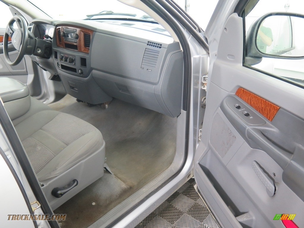 2006 Ram 1500 SLT Quad Cab - Bright Silver Metallic / Medium Slate Gray photo #27