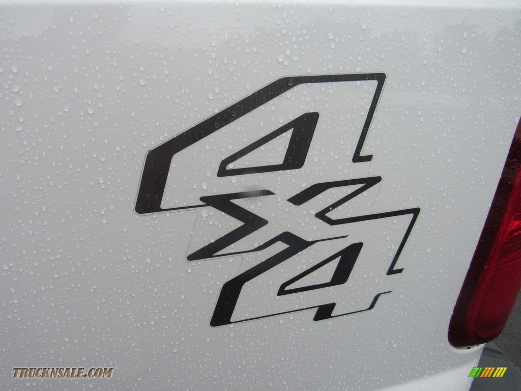 2011 F250 Super Duty XL Regular Cab 4x4 - Oxford White / Steel Gray photo #41