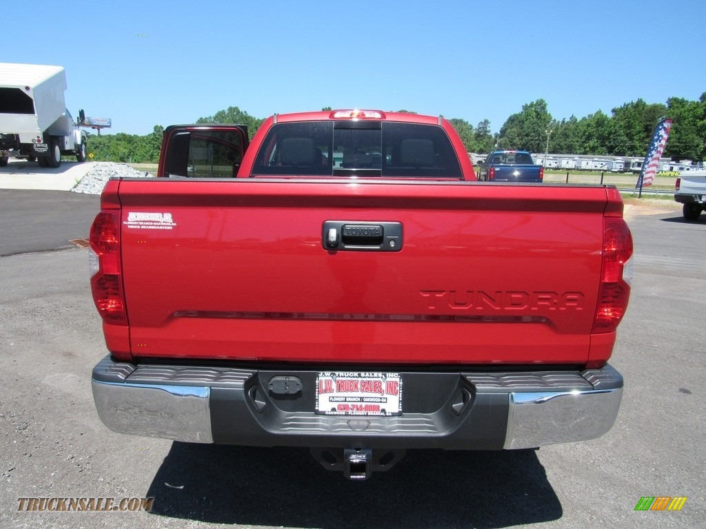 2014 Tundra SR5 Double Cab - Radiant Red / Graphite photo #37