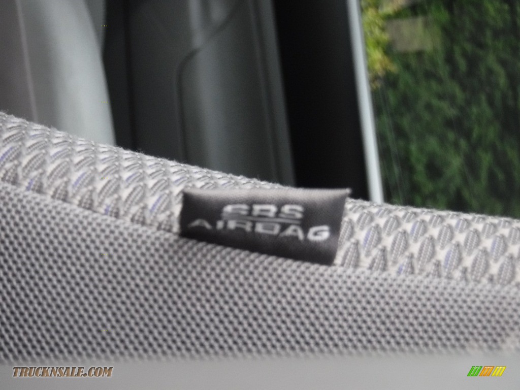 2011 Tacoma Regular Cab 4x4 - Silver Streak Mica / Graphite Gray photo #20