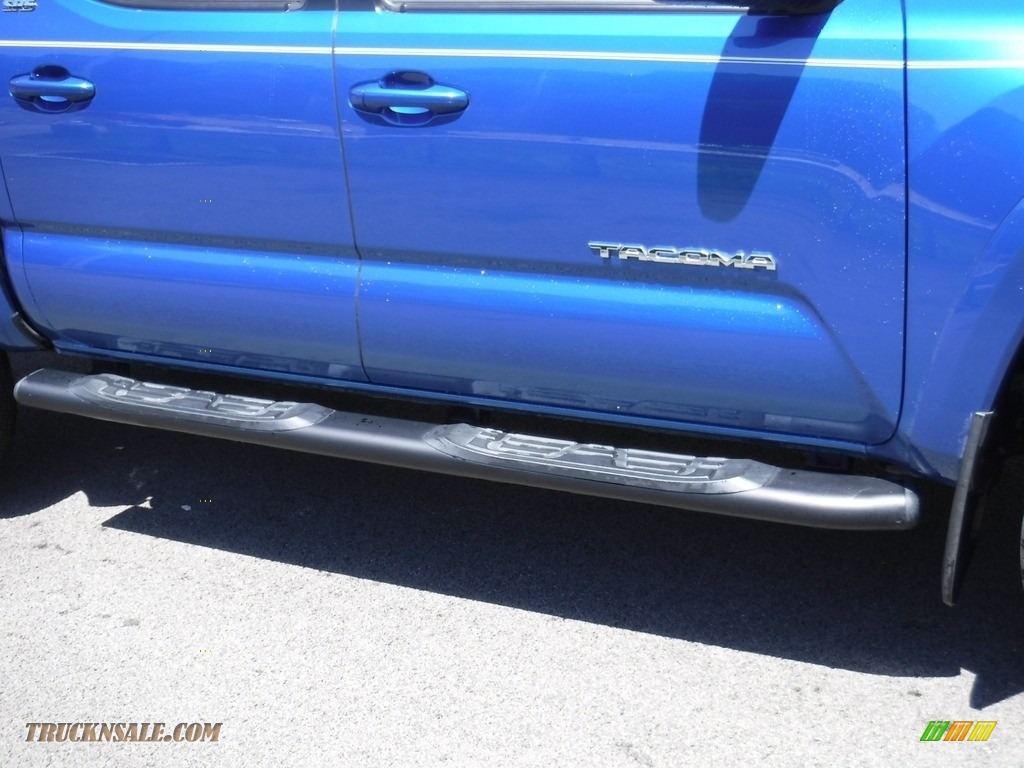 2017 Tacoma SR5 Double Cab 4x4 - Blazing Blue Pearl / Cement Gray photo #3