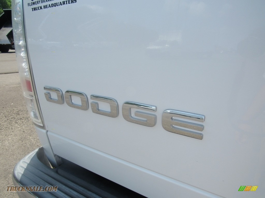 2004 Ram 2500 ST Quad Cab 4x4 - Bright White / Taupe photo #12