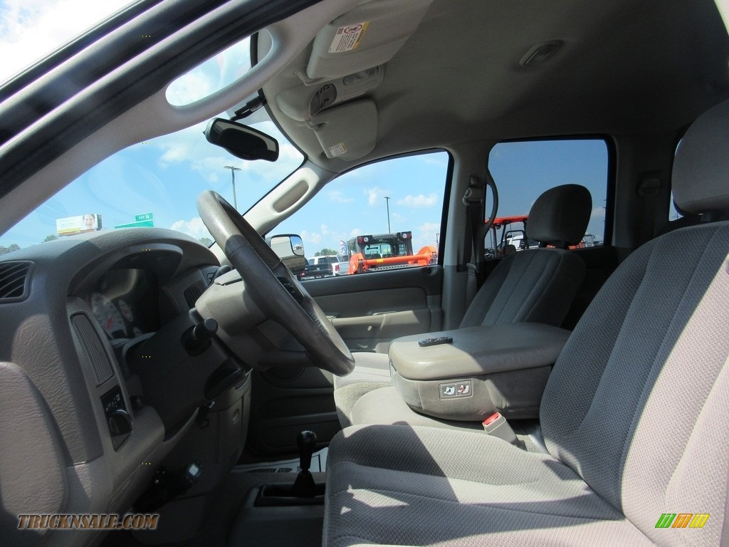 2004 Ram 2500 ST Quad Cab 4x4 - Bright White / Taupe photo #16 2004 Ram 2500 ST Quad Cab 4x4 - Bright White / Taupe photo #16
