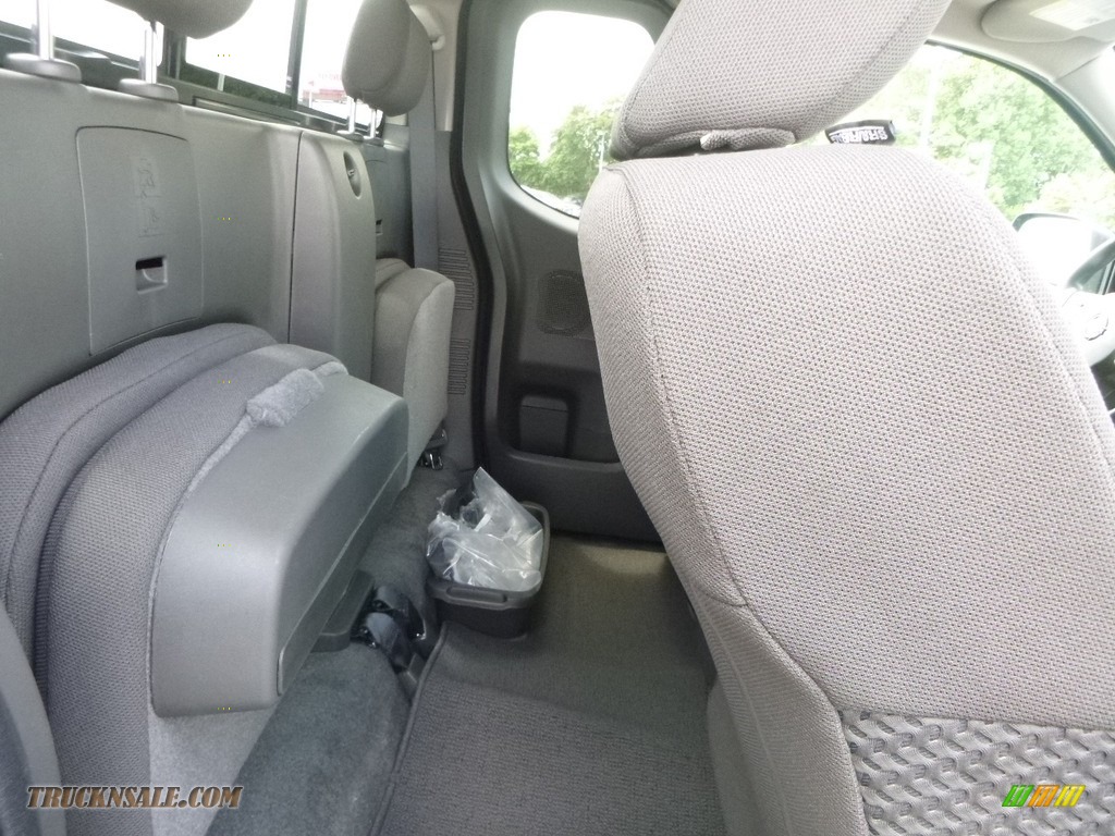 2018 Frontier SV King Cab 4x4 - Gun Metallic / Graphite photo #12