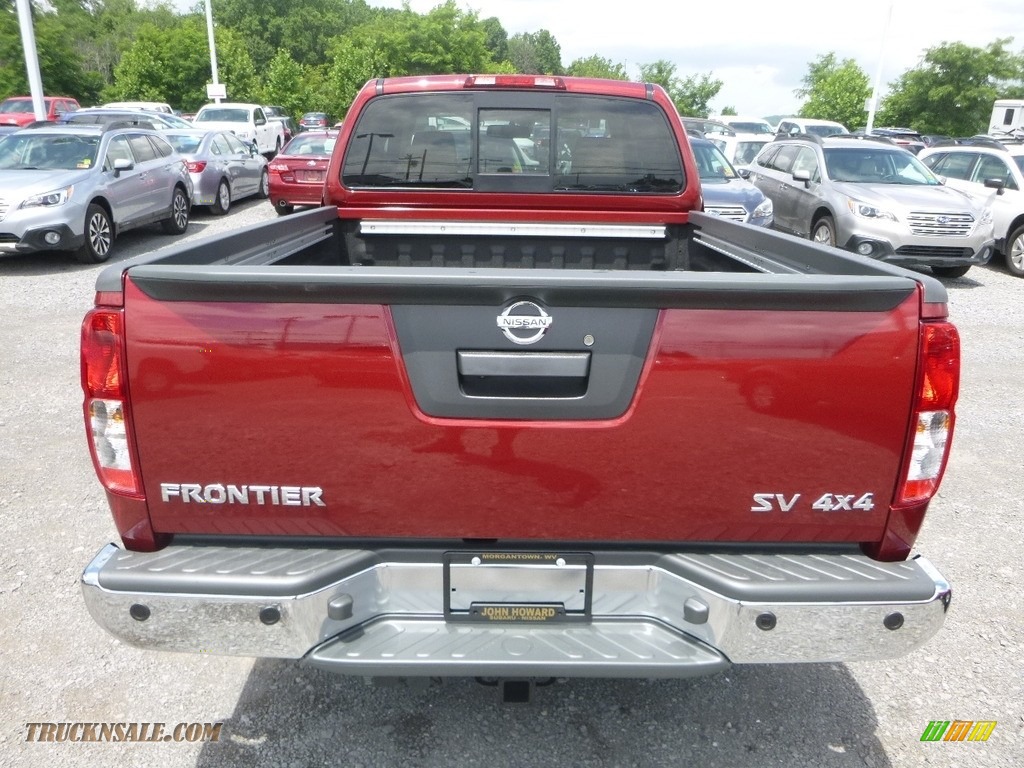 2018 Frontier SV King Cab 4x4 - Cayenne Red / Beige photo #5