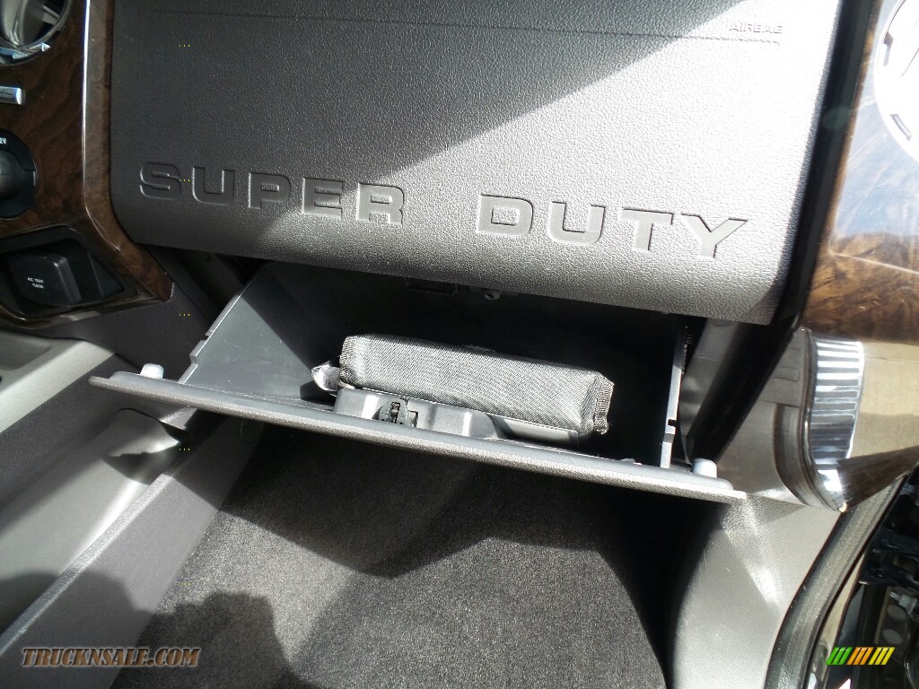 2014 F250 Super Duty Lariat Crew Cab 4x4 - Tuxedo Black Metallic / Platinum Pecan Leather photo #19