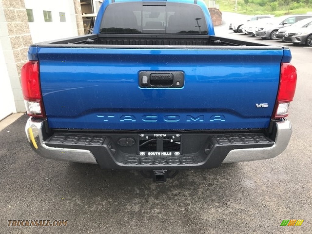 2018 Tacoma SR5 Double Cab - Blazing Blue Pearl / Cement Gray photo #3