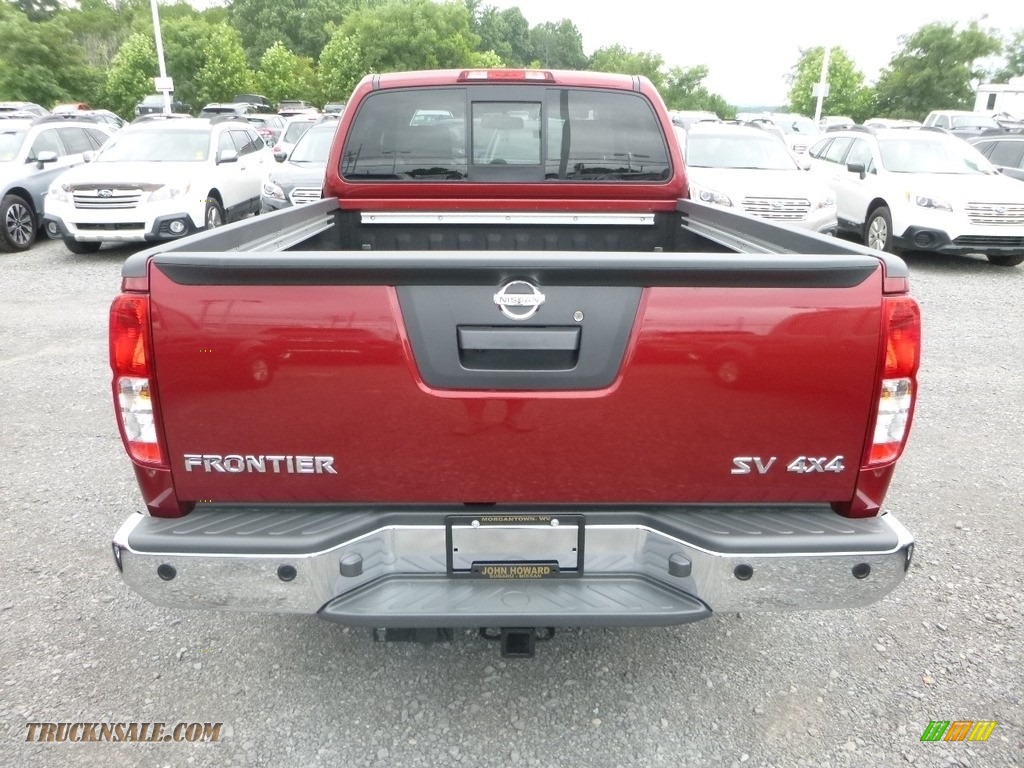 2018 Frontier SV King Cab 4x4 - Cayenne Red / Beige photo #5