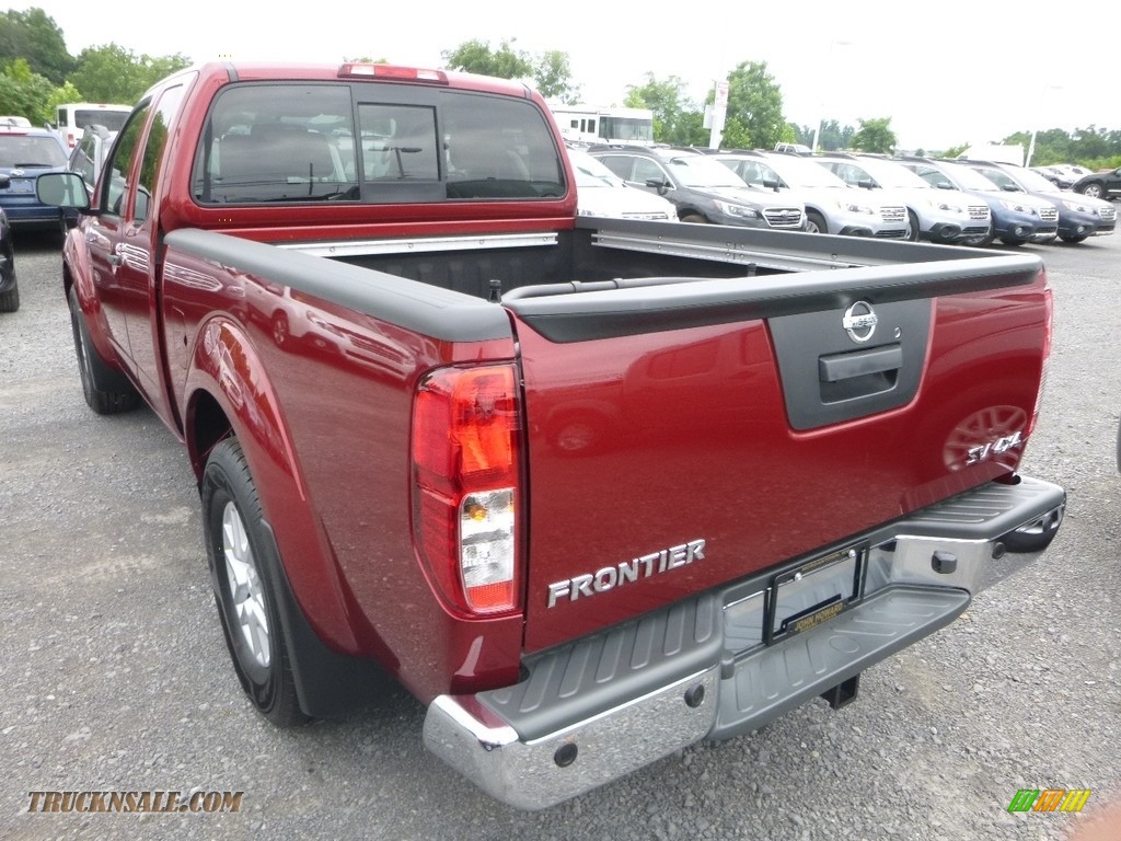 2018 Frontier SV King Cab 4x4 - Cayenne Red / Beige photo #6