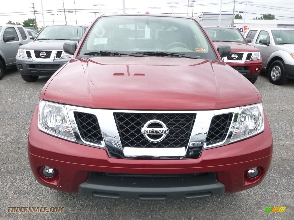 2018 Frontier SV King Cab 4x4 - Cayenne Red / Beige photo #9