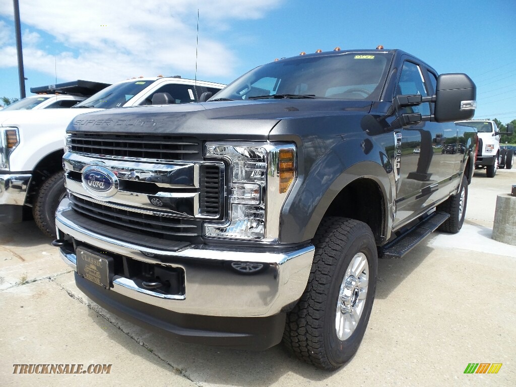 Magnetic / Earth Gray Ford F250 Super Duty XL SuperCab 4x4
