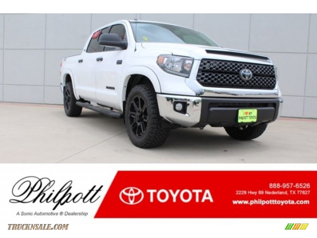 Super White / Graphite Toyota Tundra SR5 CrewMax 4x4