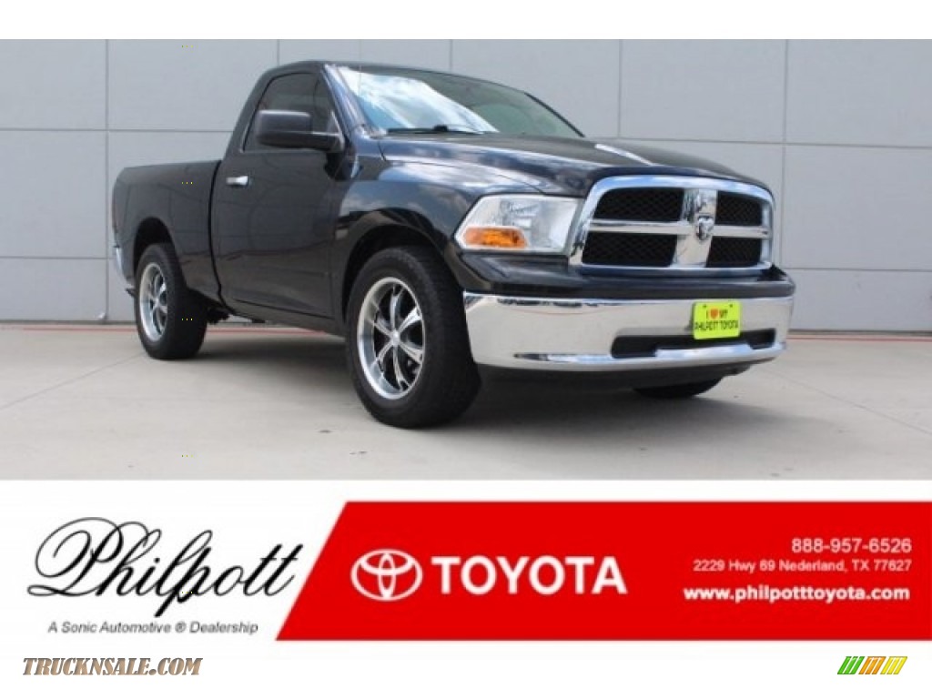 Brilliant Black Crystal Pearl / Dark Slate Gray/Medium Graystone Dodge Ram 1500 SLT Regular Cab