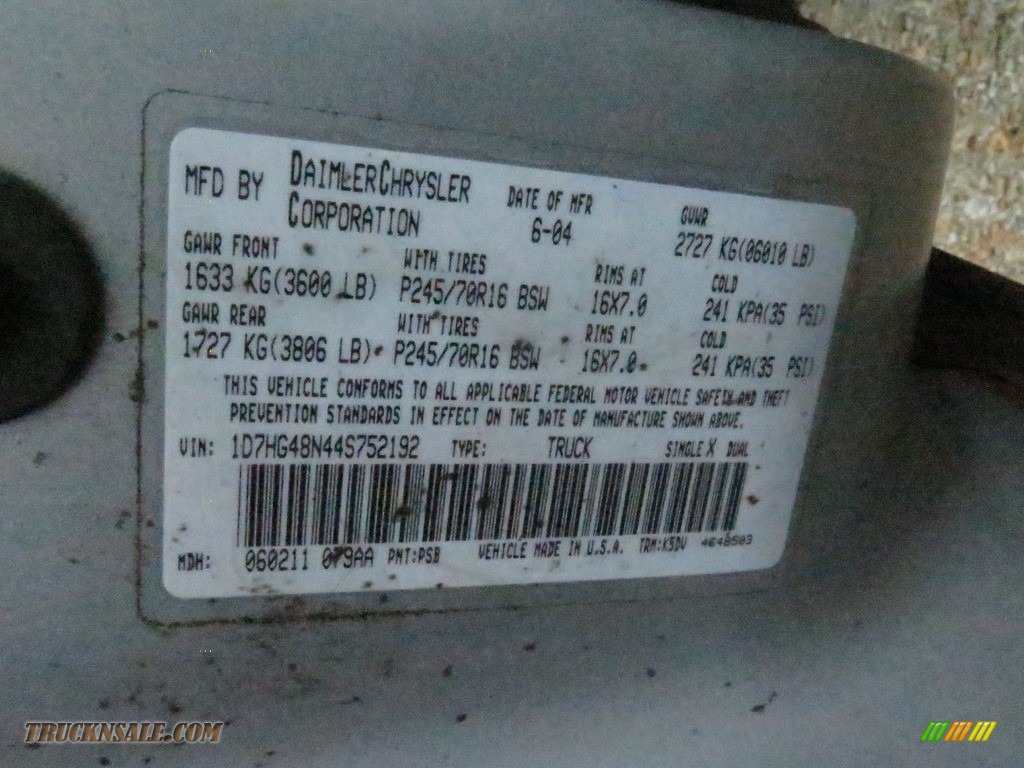 2004 Dakota SLT Quad Cab 4x4 - Bright Silver Metallic / Dark Slate Gray photo #32