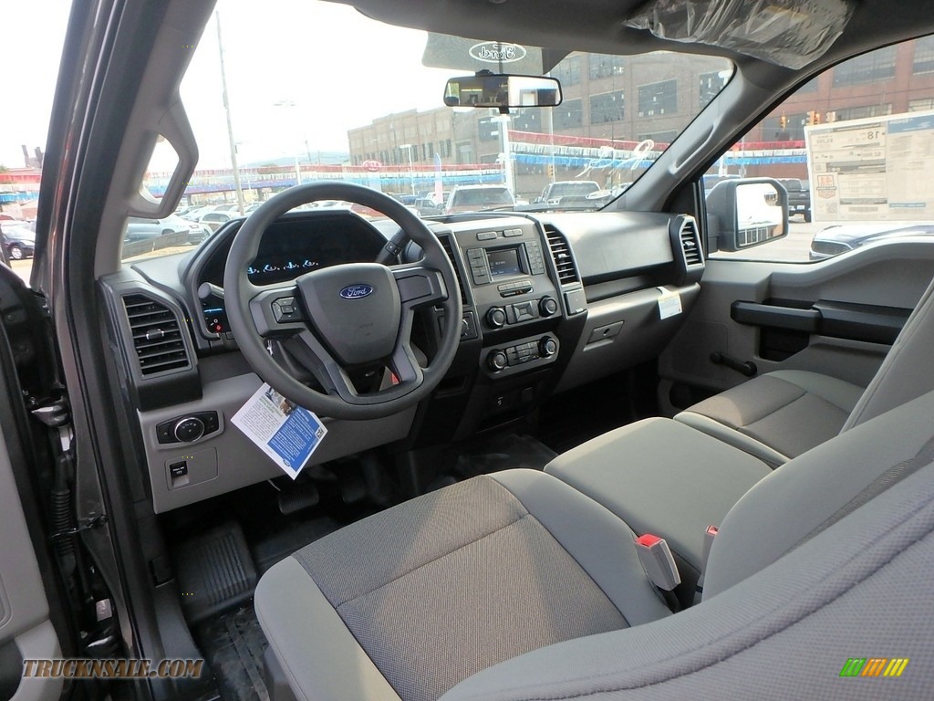 2018 F150 XL SuperCab 4x4 - Magnetic / Earth Gray photo #13