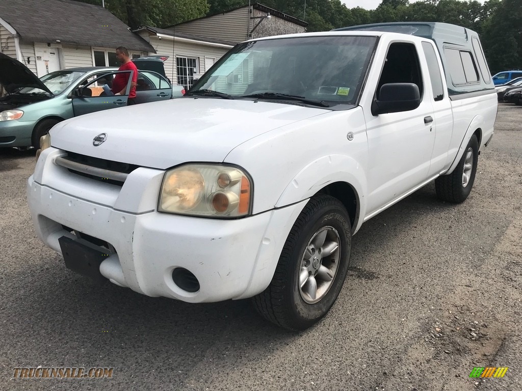 2003 Frontier XE King Cab - Avalanche White / Gray photo #1