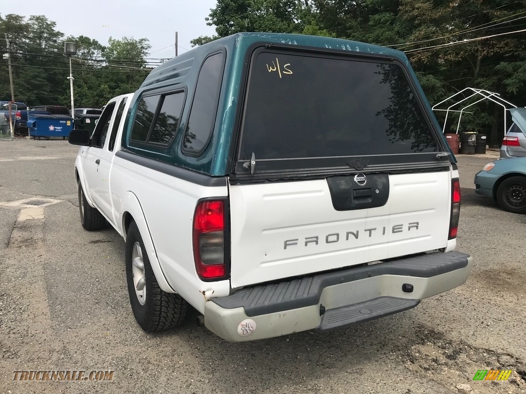2003 Frontier XE King Cab - Avalanche White / Gray photo #4