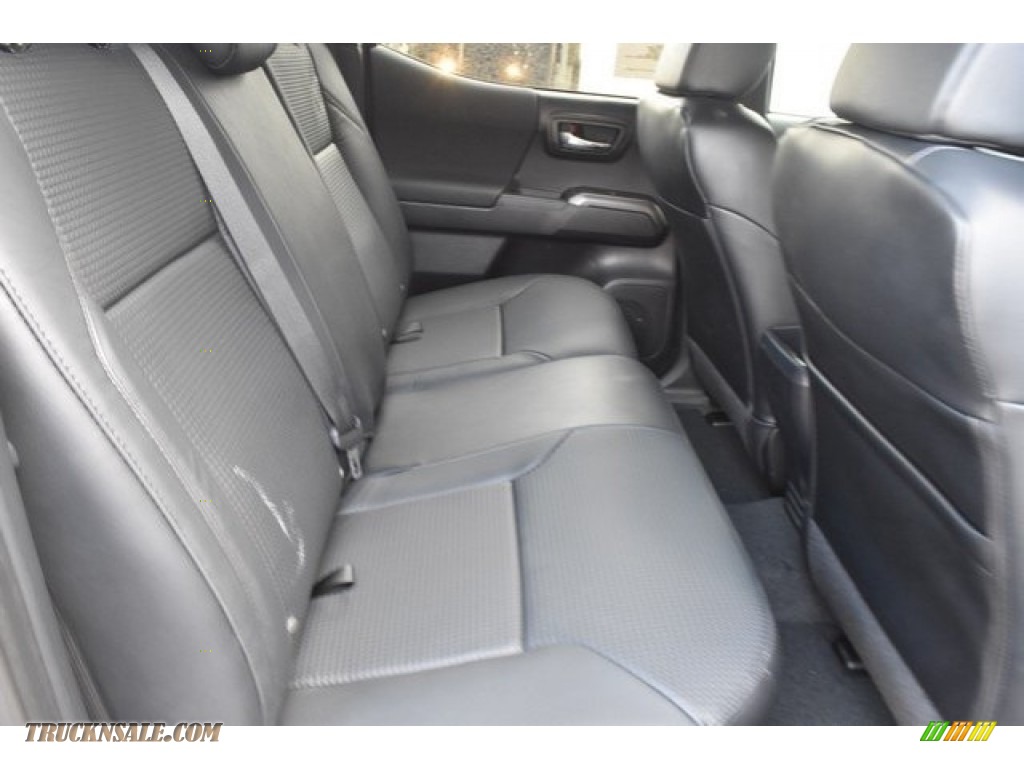 2018 Tacoma SR Double Cab 4x4 - Magnetic Gray Metallic / Cement Gray photo #18