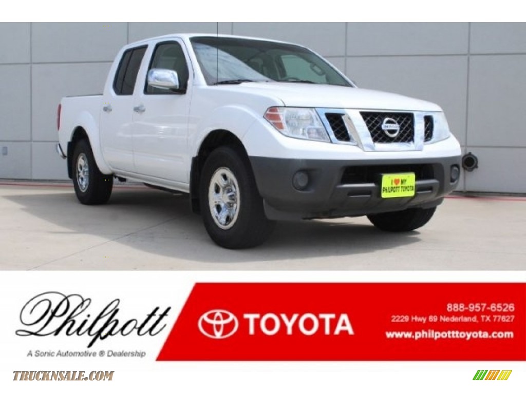 Avalanche White / Steel Nissan Frontier S Crew Cab