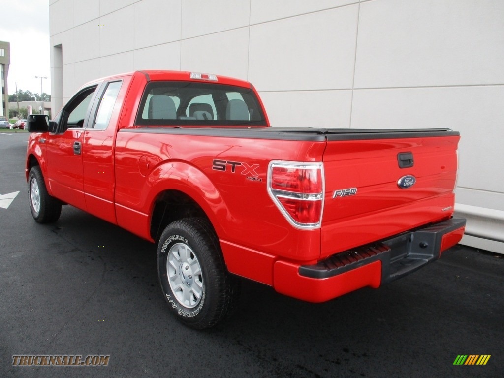 2013 F150 XL SuperCab 4x4 - Race Red / Steel Gray photo #3