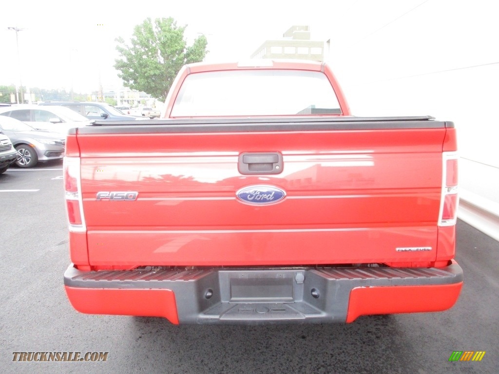 2013 F150 XL SuperCab 4x4 - Race Red / Steel Gray photo #4