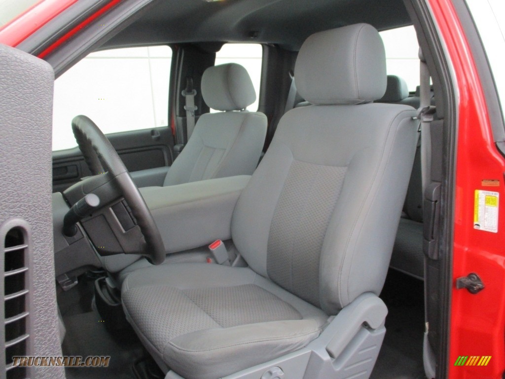 2013 F150 XL SuperCab 4x4 - Race Red / Steel Gray photo #13