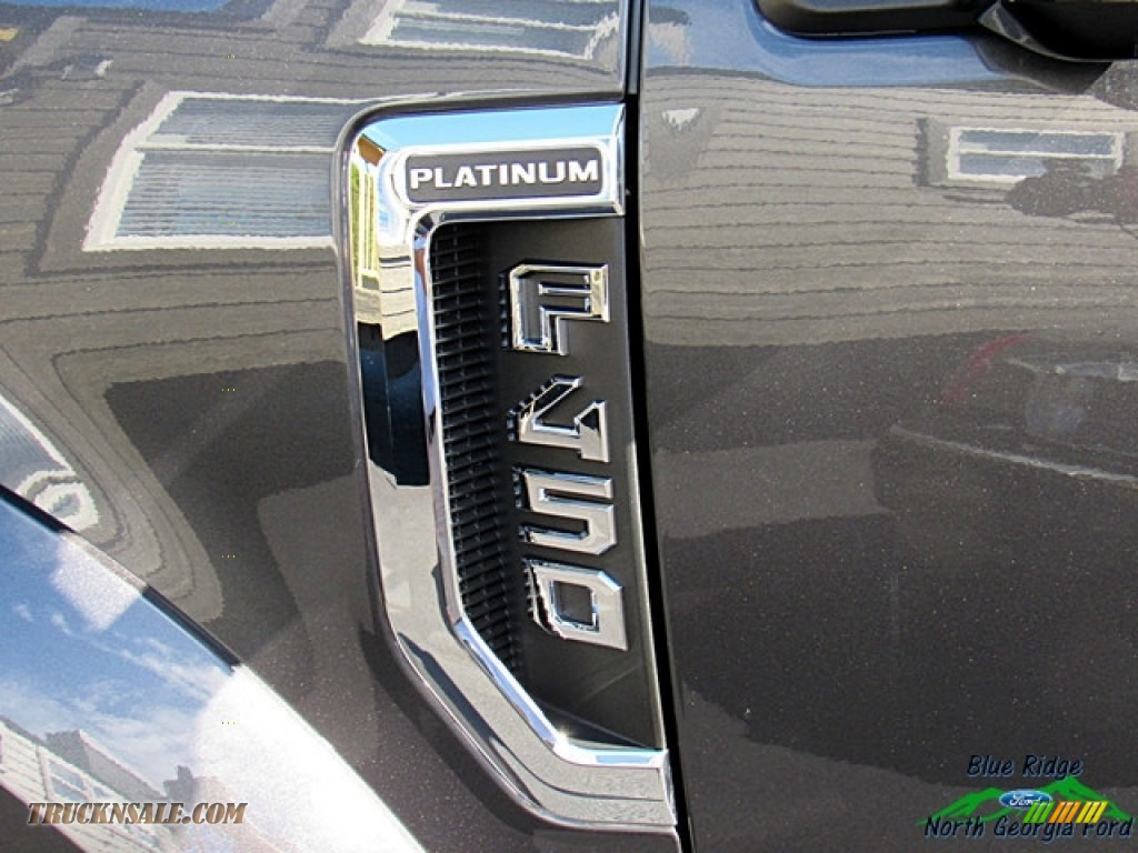 2019 F450 Super Duty Platinum Crew Cab 4x4 - Magnetic Metallic / Black photo #40