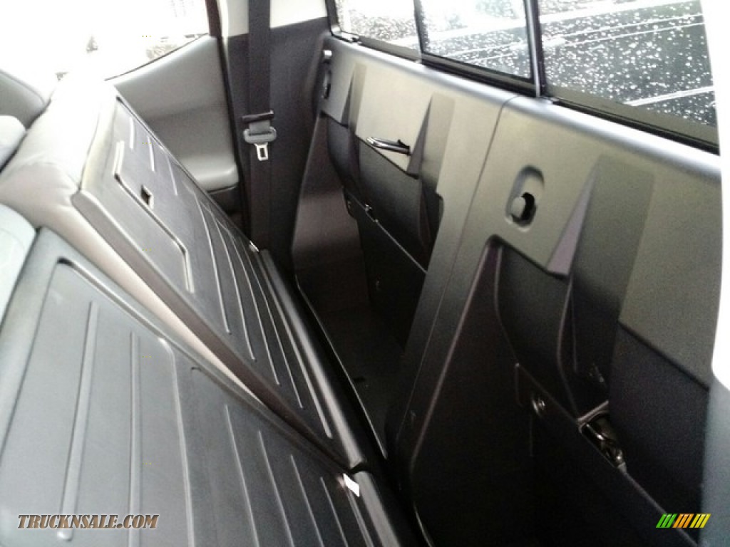 2019 Tacoma SR5 Double Cab 4x4 - Magnetic Gray Metallic / Cement Gray photo #19