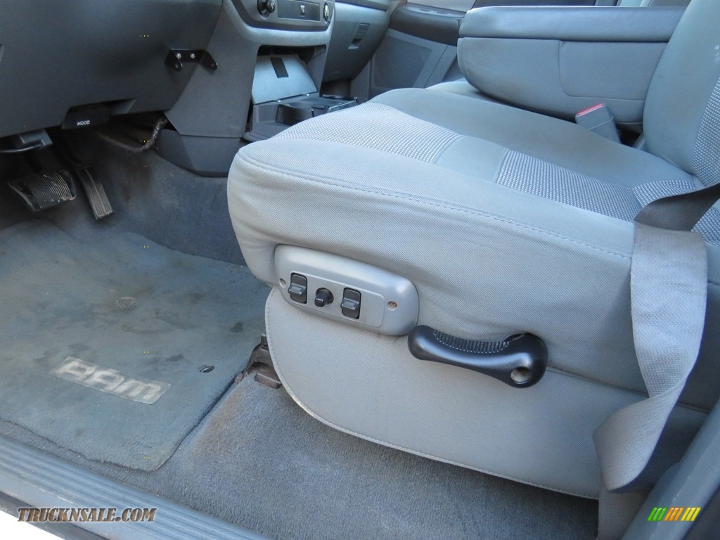 2007 Ram 3500 Big Horn Quad Cab 4x4 Dually - Bright White / Medium Slate Gray photo #16