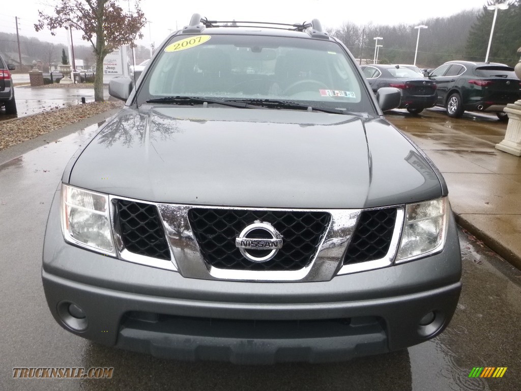 2007 Frontier LE Crew Cab 4x4 - Storm Gray / Charcoal photo #4