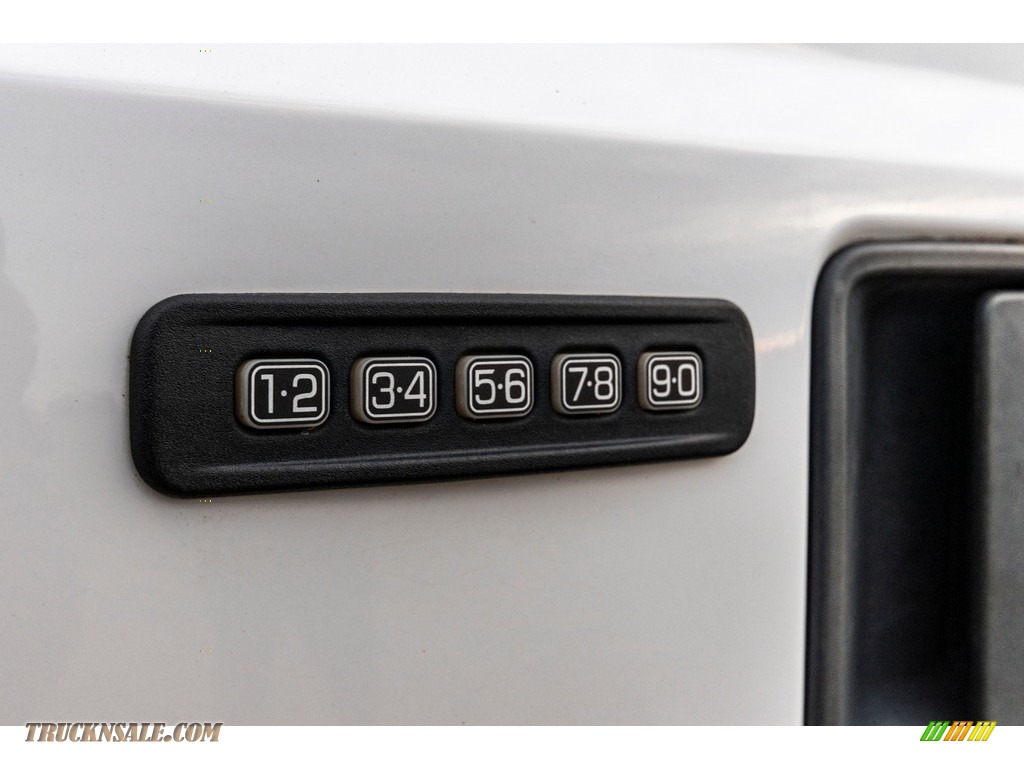 2016 F250 Super Duty XLT Crew Cab 4x4 - Oxford White / Steel photo #43