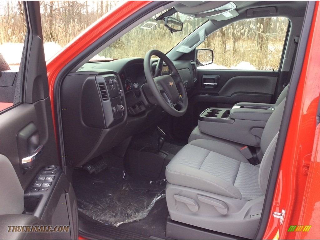 2018 Silverado 1500 Custom Crew Cab 4x4 - Red Hot / Dark Ash/Jet Black photo #9