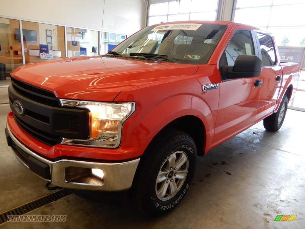 2018 F150 XL SuperCrew 4x4 - Race Red / Earth Gray photo #4