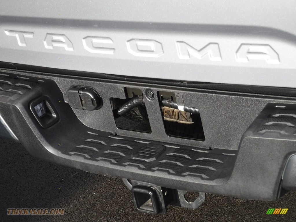 2017 Tacoma SR5 Double Cab 4x4 - Magnetic Gray Metallic / Cement Gray photo #10