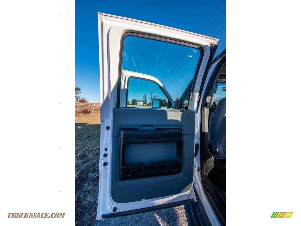 2015 F250 Super Duty XL Crew Cab 4x4 - Oxford White / Steel photo #24