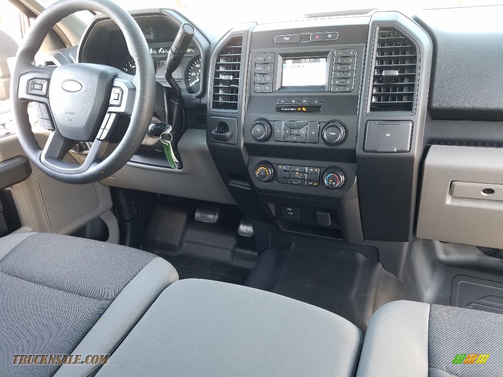 2019 F150 XL SuperCab - Magma Red / Earth Gray photo #13