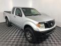 Nissan Frontier SE King Cab 4x4 Radiant Silver photo #2