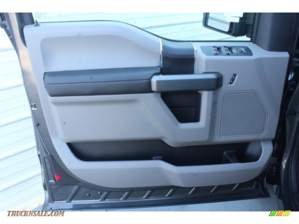 2019 F150 XLT SuperCab - Magnetic / Earth Gray photo #9