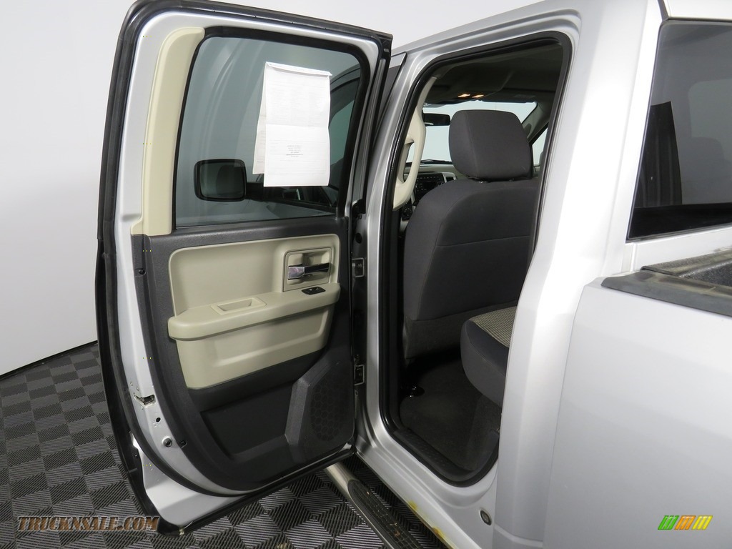 2009 Ram 1500 SLT Quad Cab 4x4 - Bright Silver Metallic / Dark Slate/Medium Graystone photo #29
