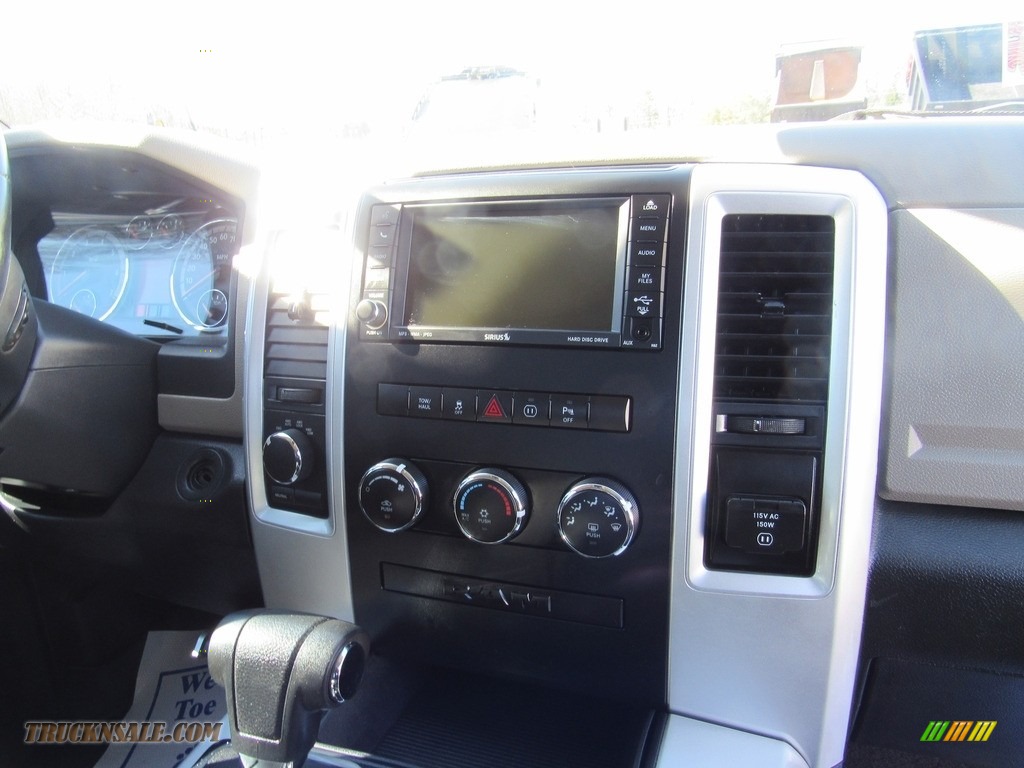 2011 Ram 1500 SLT Quad Cab 4x4 - Bright White / Dark Slate Gray/Medium Graystone photo #14