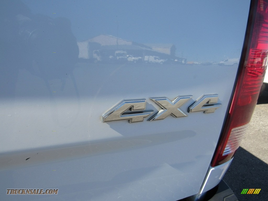 2011 Ram 1500 SLT Quad Cab 4x4 - Bright White / Dark Slate Gray/Medium Graystone photo #35