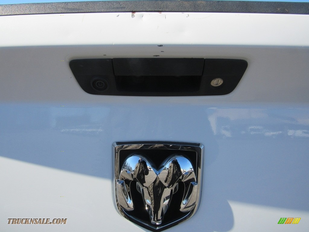 2011 Ram 1500 SLT Quad Cab 4x4 - Bright White / Dark Slate Gray/Medium Graystone photo #37