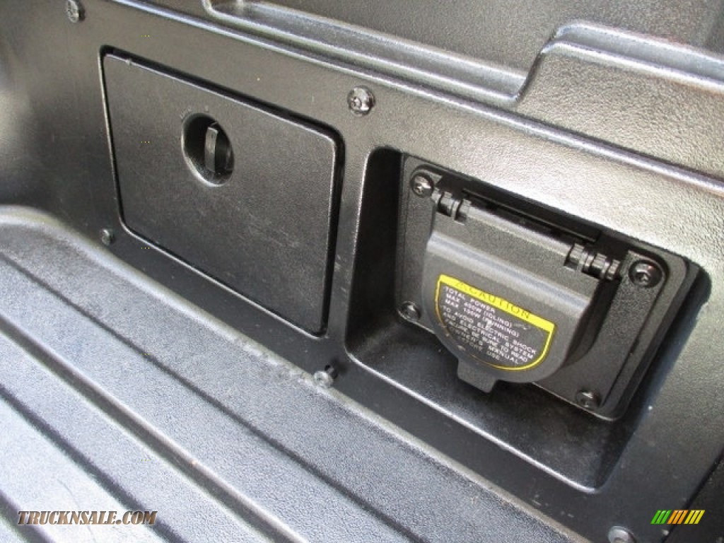 2009 Tacoma V6 PreRunner Double Cab - Silver Streak Mica / Graphite Gray photo #29