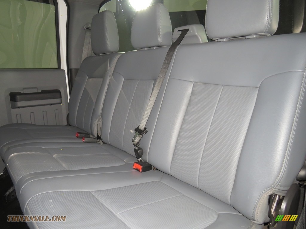 2011 F250 Super Duty XL Crew Cab 4x4 - Oxford White / Steel Gray photo #32