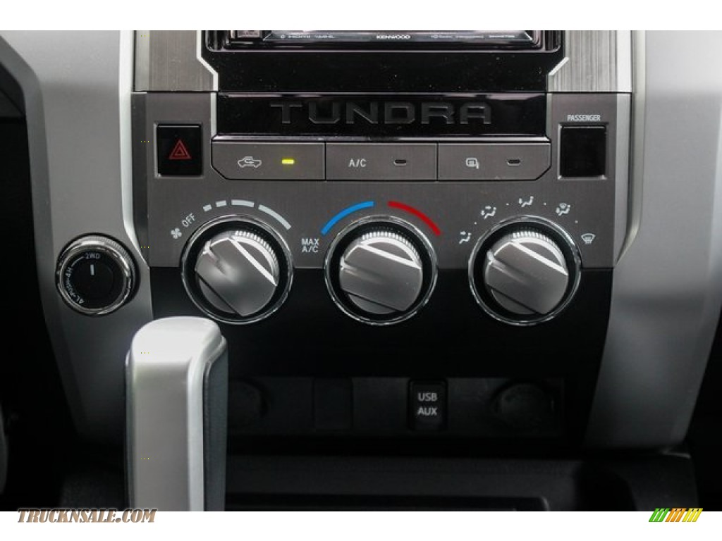2015 Tundra SR5 Double Cab 4x4 - Silver Sky Metallic / Graphite photo #28