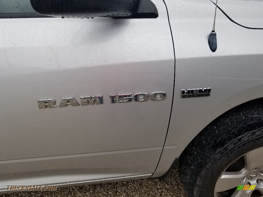 2012 Ram 1500 ST Quad Cab 4x4 - Bright Silver Metallic / Dark Slate Gray/Medium Graystone photo #8