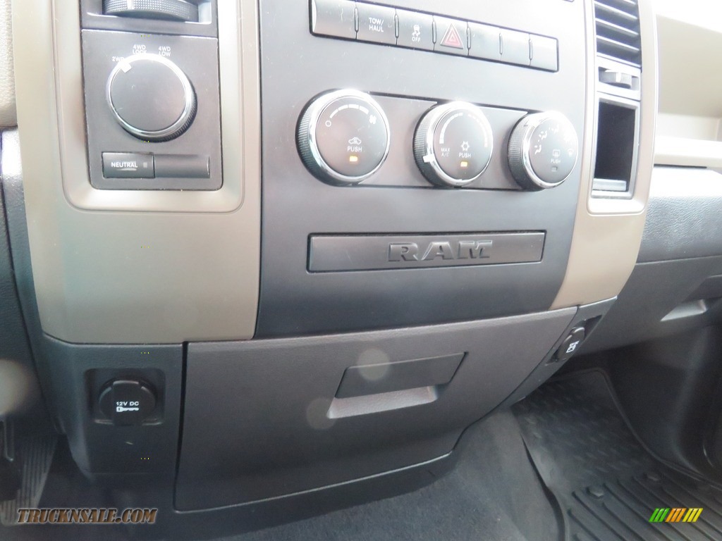 2012 Ram 1500 ST Quad Cab 4x4 - Mineral Gray Metallic / Dark Slate Gray/Medium Graystone photo #37