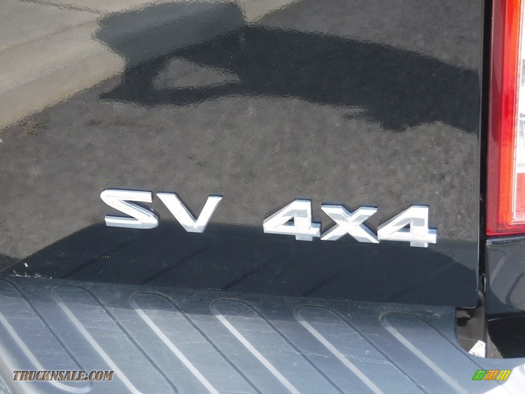 2017 Frontier SV Crew Cab 4x4 - Magnetic Black / Steel photo #10